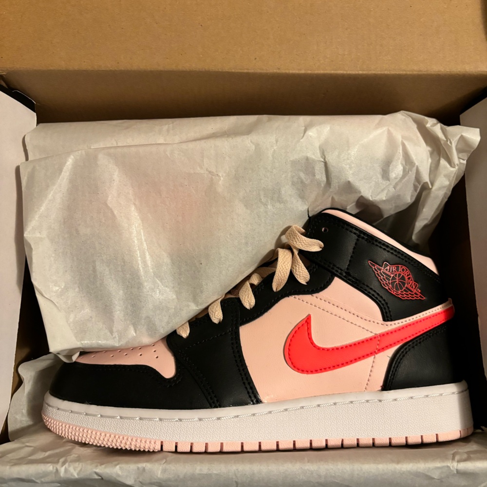 Air Jordan 1 Mid